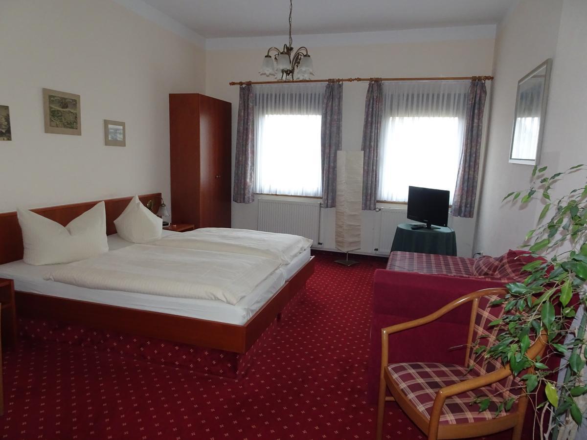 Hotel & Gasthof Zum Loewen Эйзенах Экстерьер фото